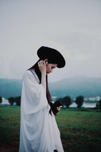 Load image into Gallery viewer, Boina Vasca Txapela Elosegui Txapeldun 100% lana merino australiana impermeabilizada - El triunfo Velayos