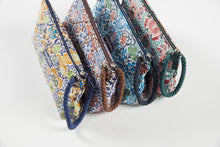 Carregar imagem no visualizador da galeria, Paraguas Ezpeleta Mini con Neceser - Compacto y Práctico