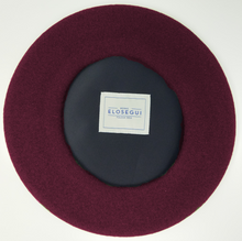 Load image into Gallery viewer, Basque beret Elosegui Exposición fina 100% merino wool without sweatband satin lining