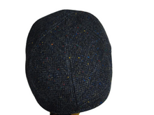 Load image into Gallery viewer, Gorra Kasai Tweed de lana con orejeras Fernández y Roche "Kasai"