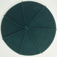 Charger l&#39;image dans la galerie, Elosegui Béret Basque pour femme modèle Borobil avec doublure 100% laine mérinos avec décoration symbole