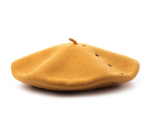 Cargar imagen en el visor de la galería, Boina vasca Elosegui de mujer Bidea 100% lana merino con adorno remaches