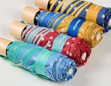 Cargar imagen en el visor de la galería, Parasol Ezpeleta Plegable lunares 10022 UPF 50+ Antiviento - Protección Solar Certificada