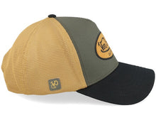 Laden Sie das Bild in den Galerie-Viewer, Gorra trucker parche oval Terry Von Dutch