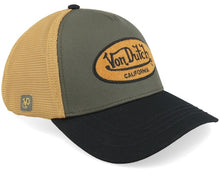 Laden Sie das Bild in den Galerie-Viewer, Gorra trucker parche oval Terry Von Dutch