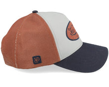 Laden Sie das Bild in den Galerie-Viewer, Gorra trucker parche oval Terry Von Dutch