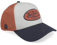 Laden Sie das Bild in den Galerie-Viewer, Gorra trucker parche oval Terry Von Dutch